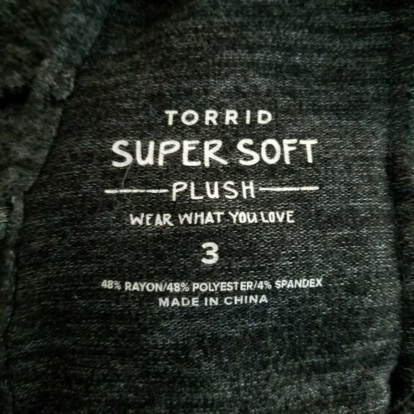 Torrid Womens Tee Super Soft Plush Lattice Back Black/Gray Size 3X - Picture 5 of 8